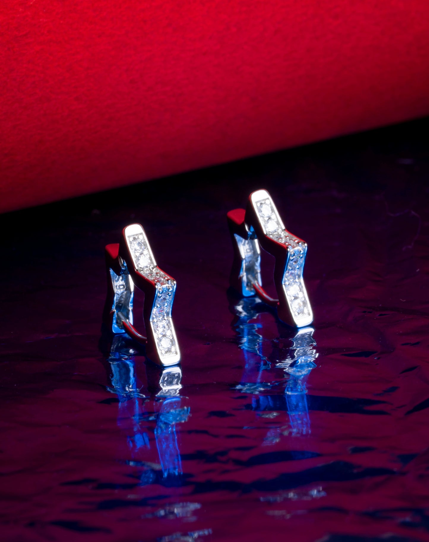 Storkstone-Ear-Star Huggie